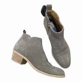 Boots Ankle Flats By Dolce Vita  Size: 7