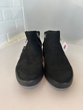 Boots Ankle Flats By Munro In Black, Size: 9
