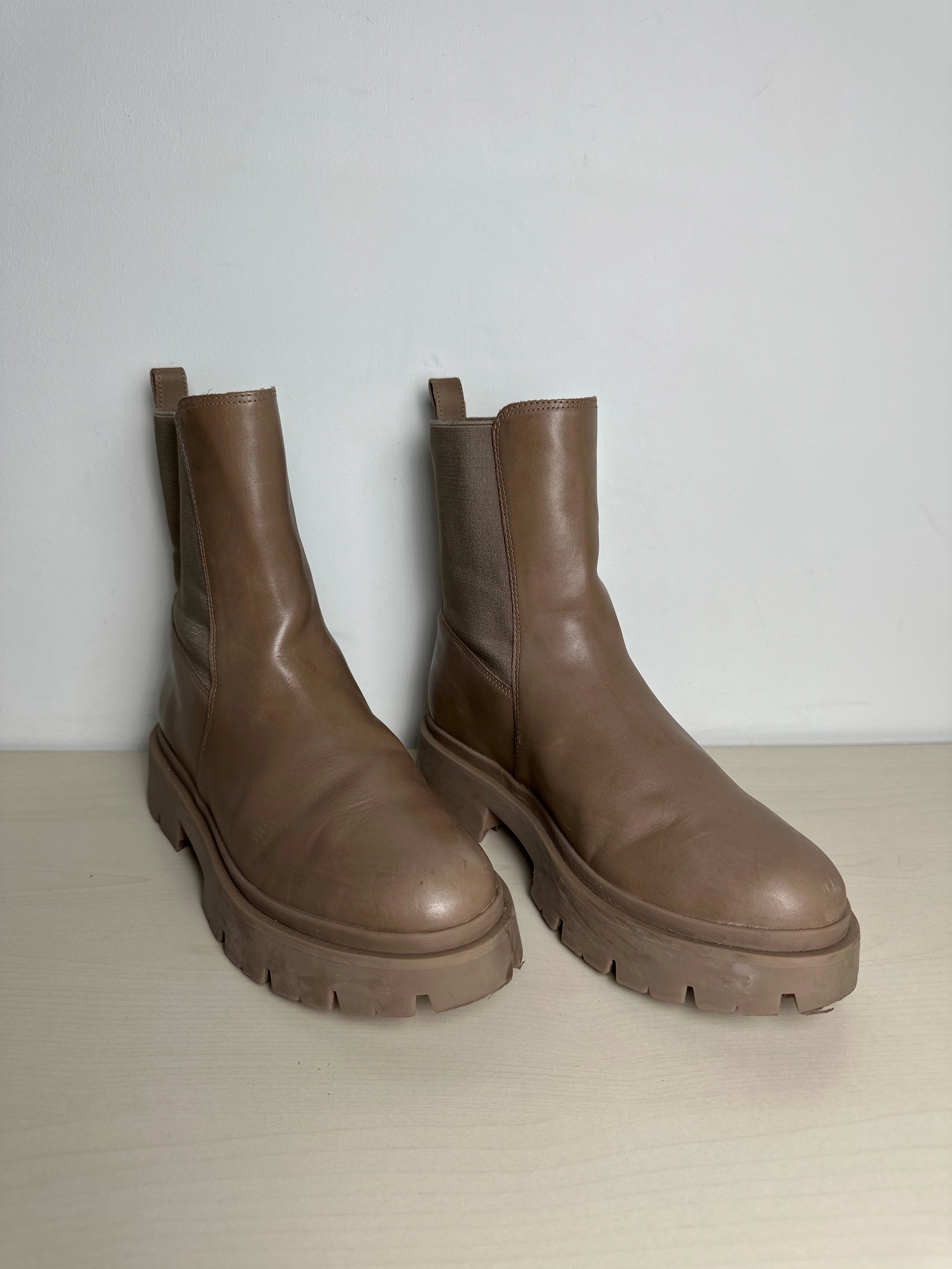 Boots Ankle Flats By SCHUTZ In Brown, Size: 8