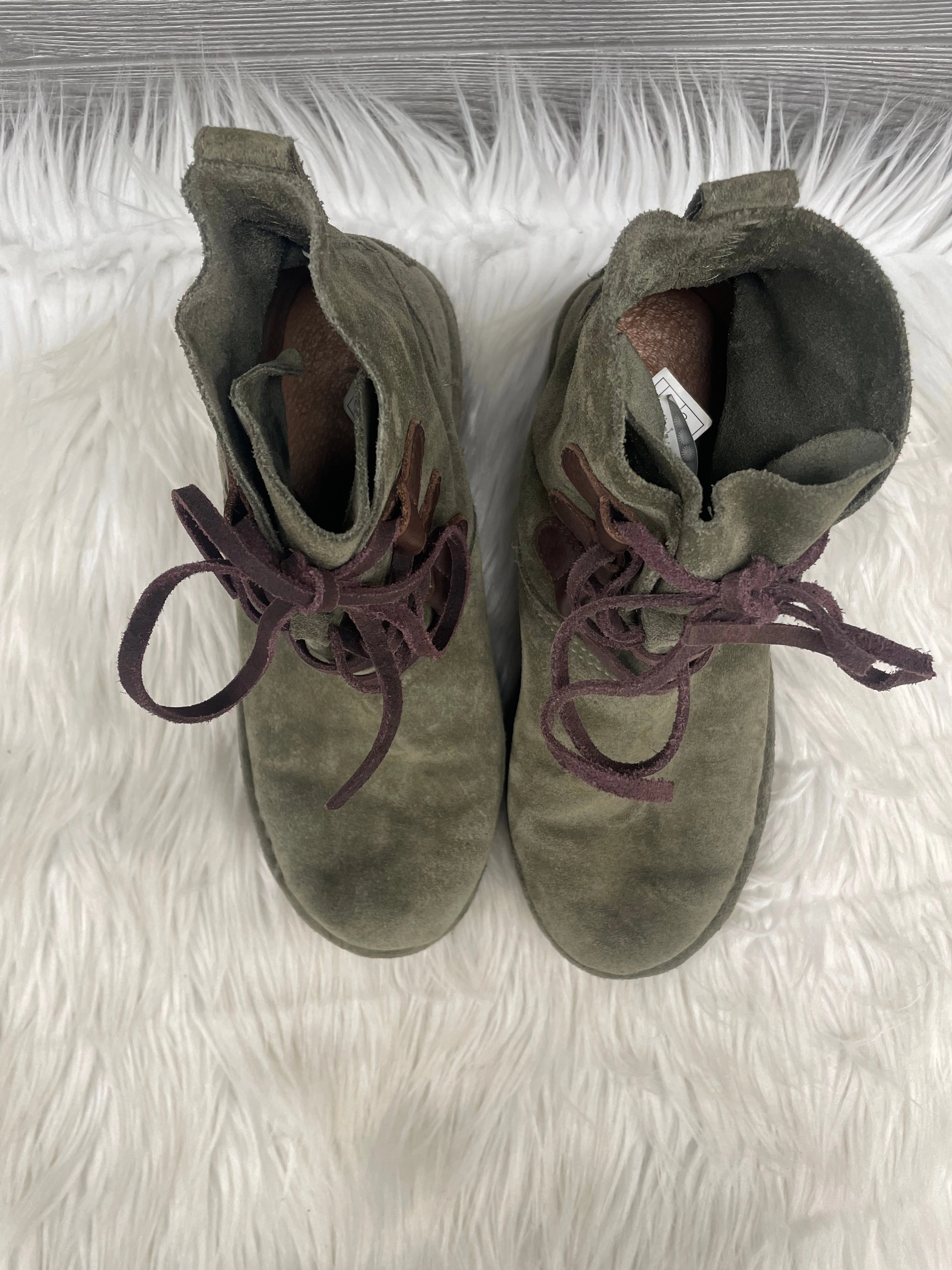 Boots Ankle Flats By Ugg In Green, Size: 8