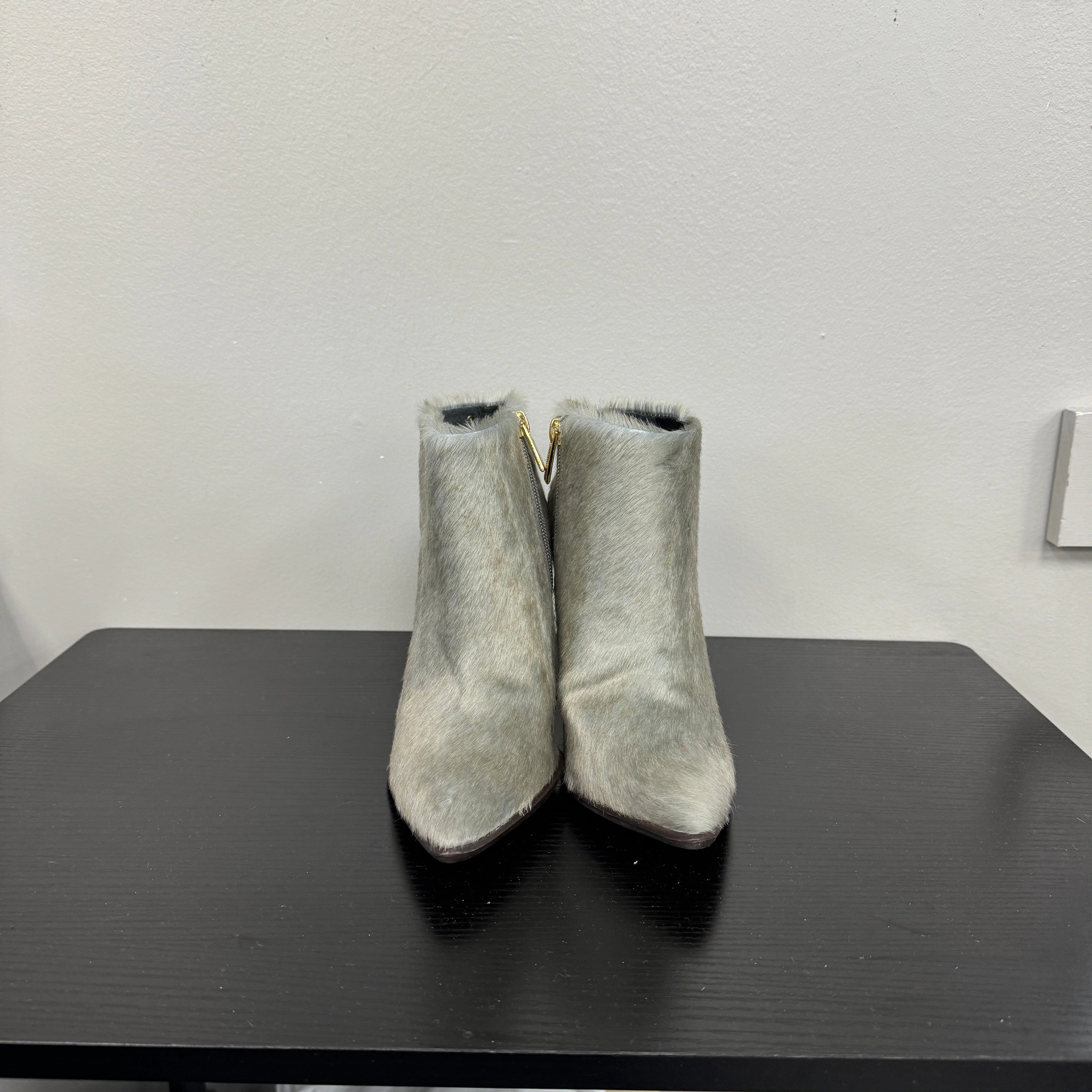 Boots Ankle Heels By Clothes Mentor In Grey, Size: 7