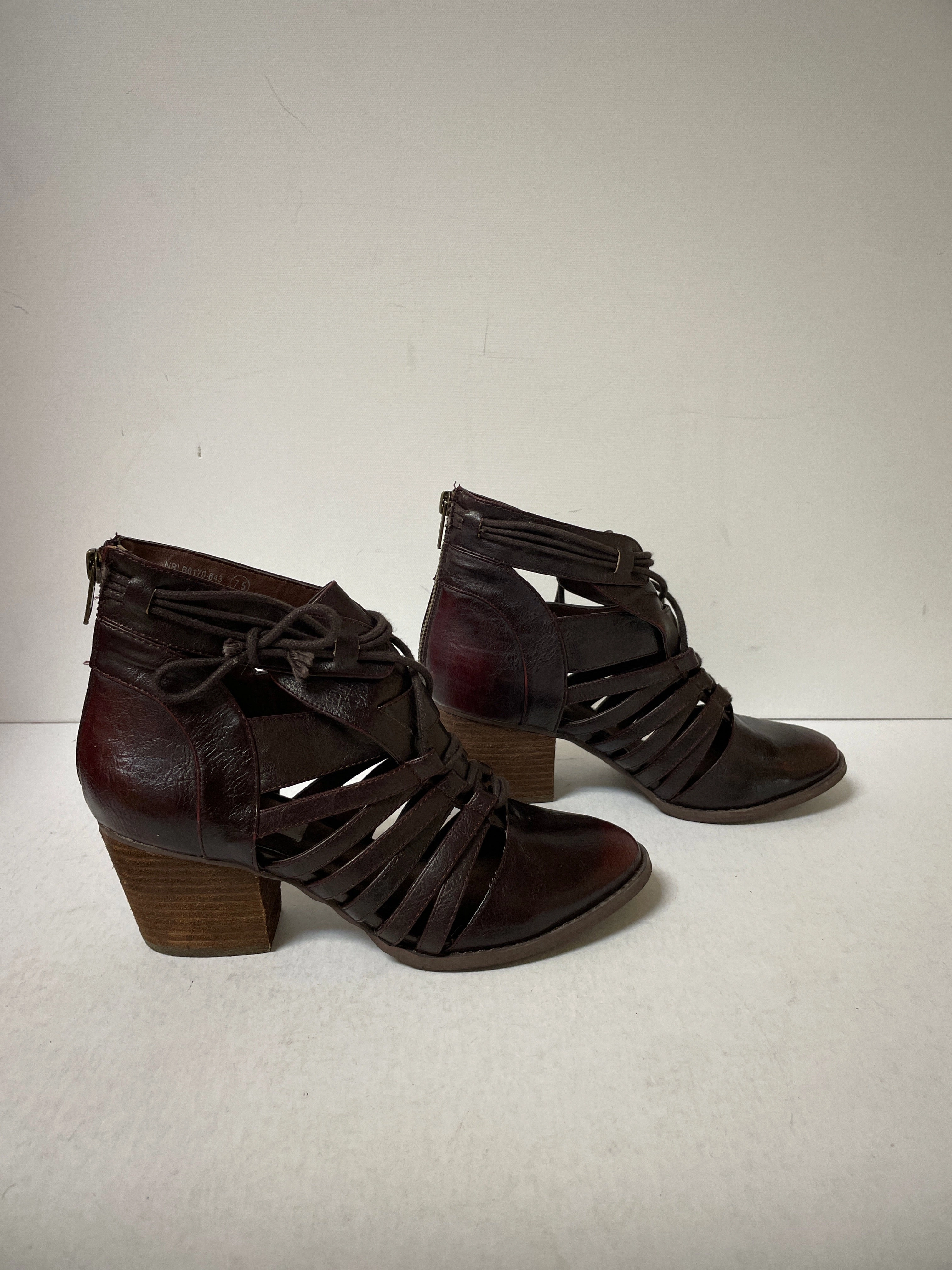 Boots Ankle Heels By Clothes Mentor In Maroon, Size: 7.5