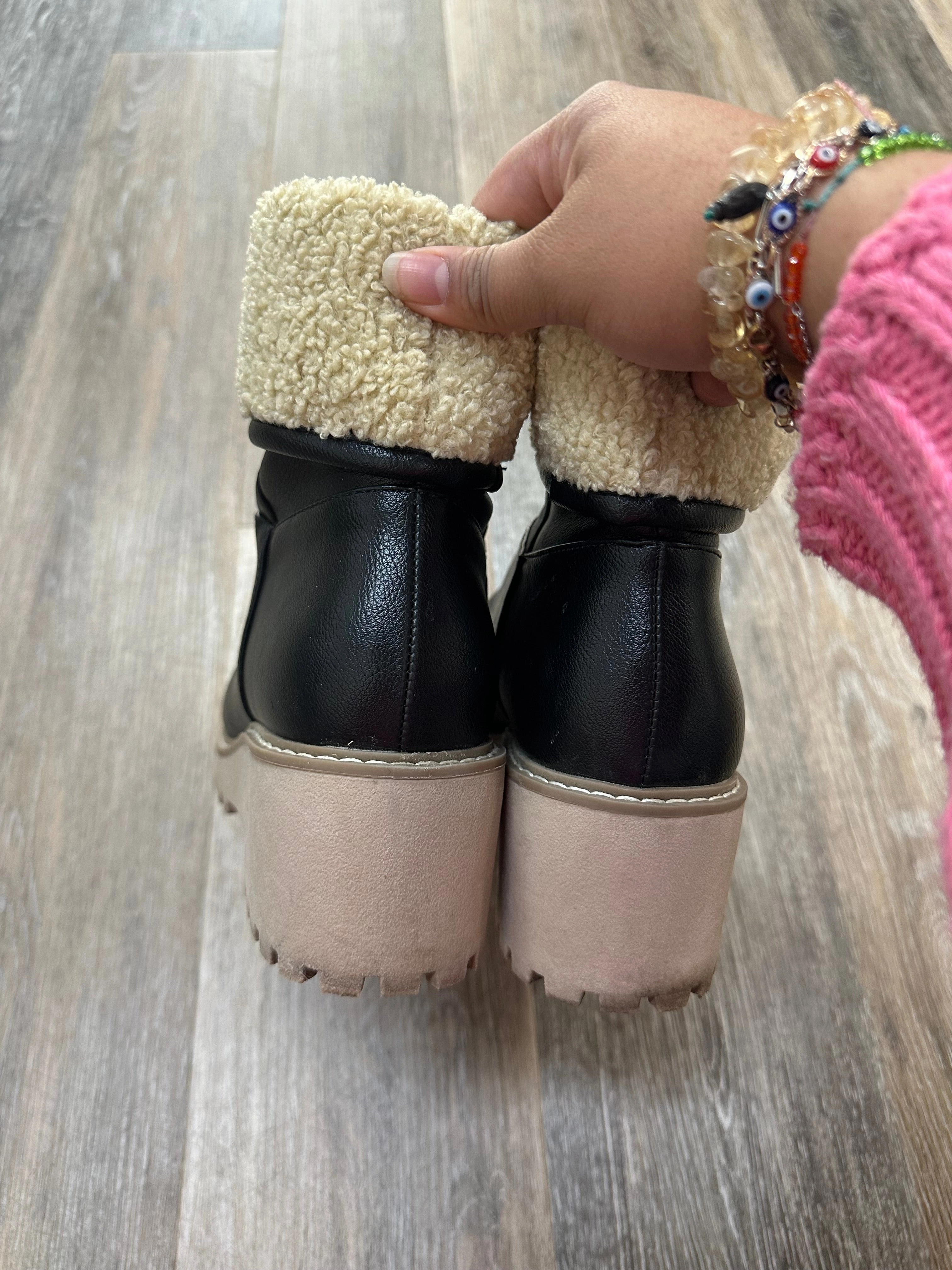 Boots Ankle Heels By Dolce Vita In Black, Size: 8.5