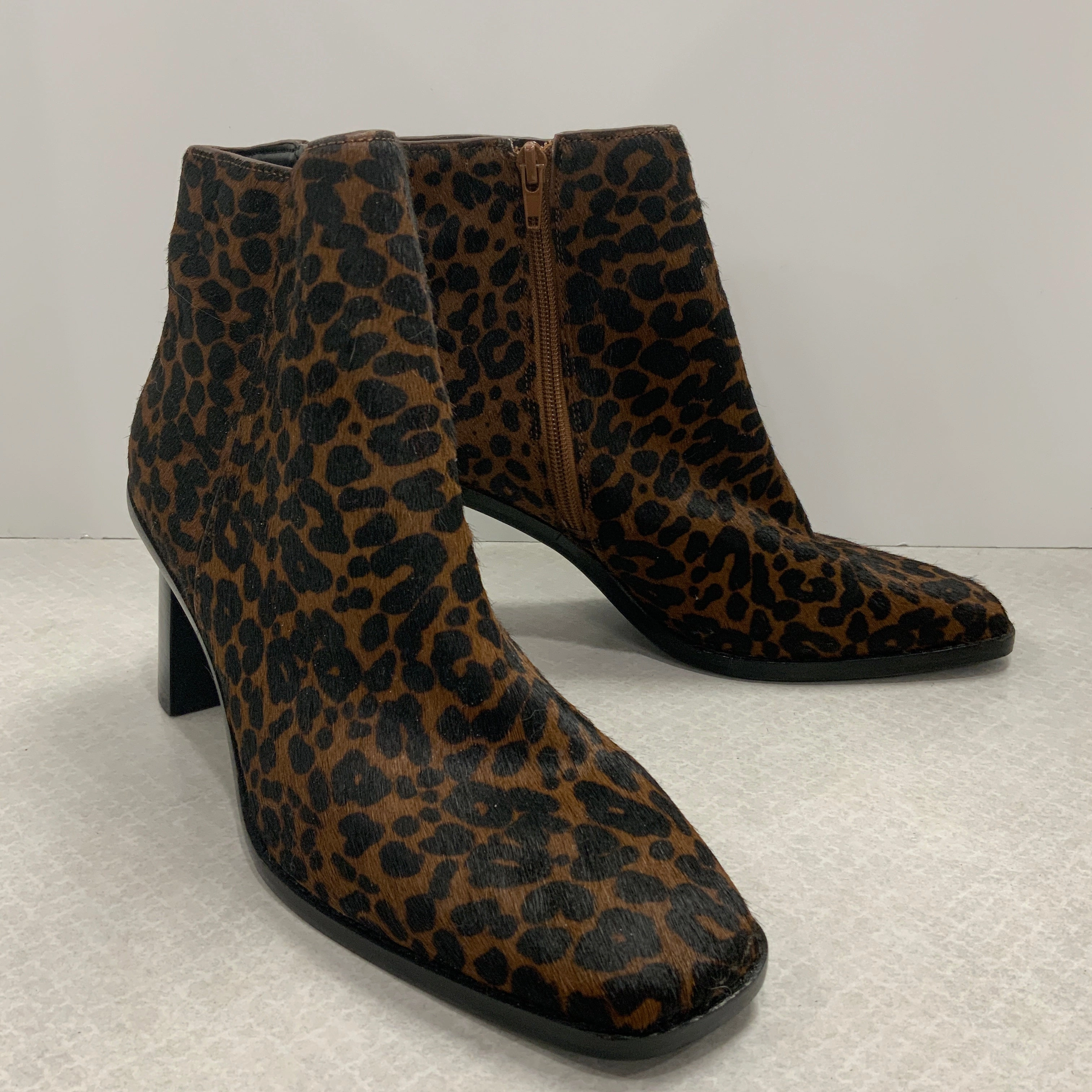 Boots Ankle Heels By Gibson And Latimer In Animal Print, Size: 9.5