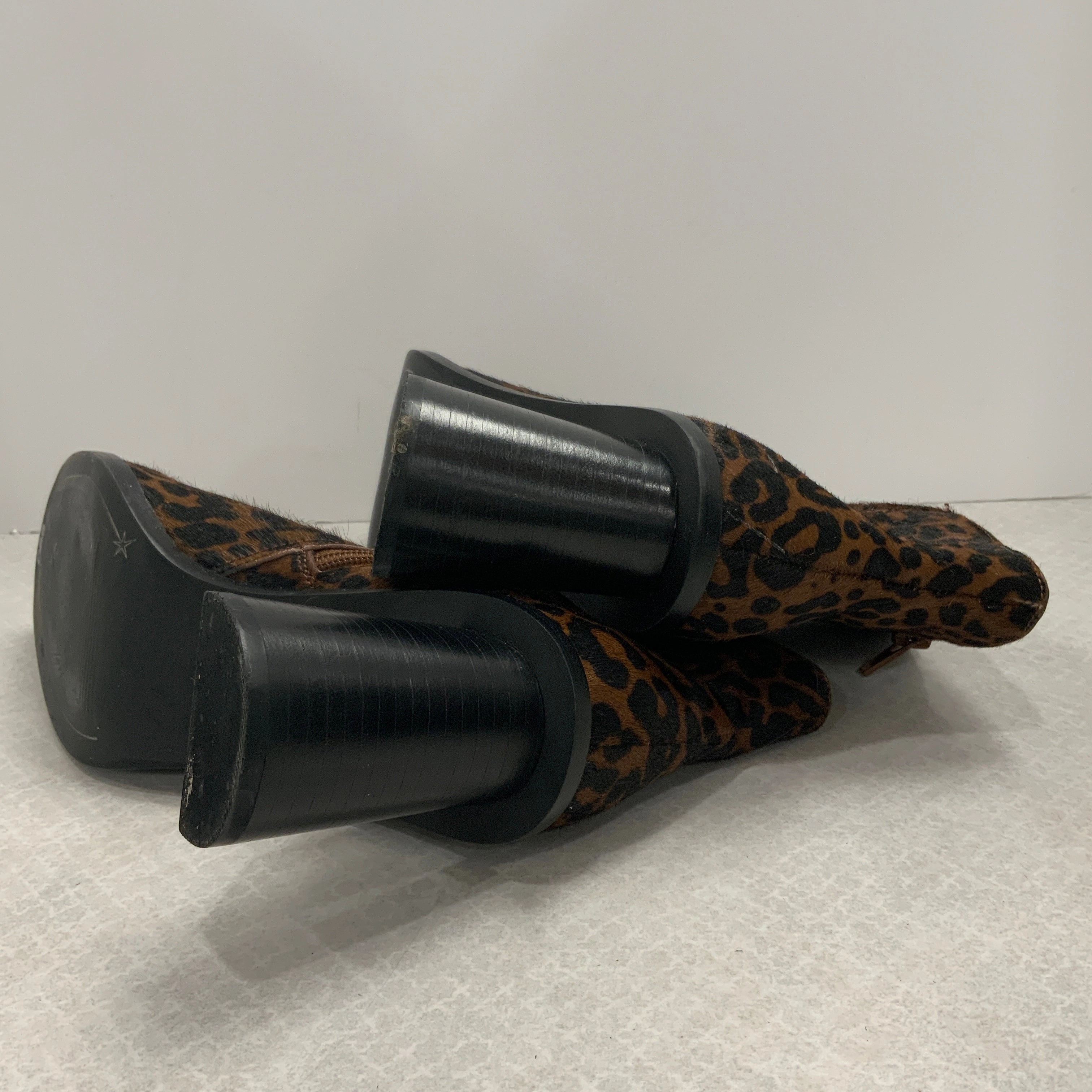 Boots Ankle Heels By Gibson And Latimer In Animal Print, Size: 9.5