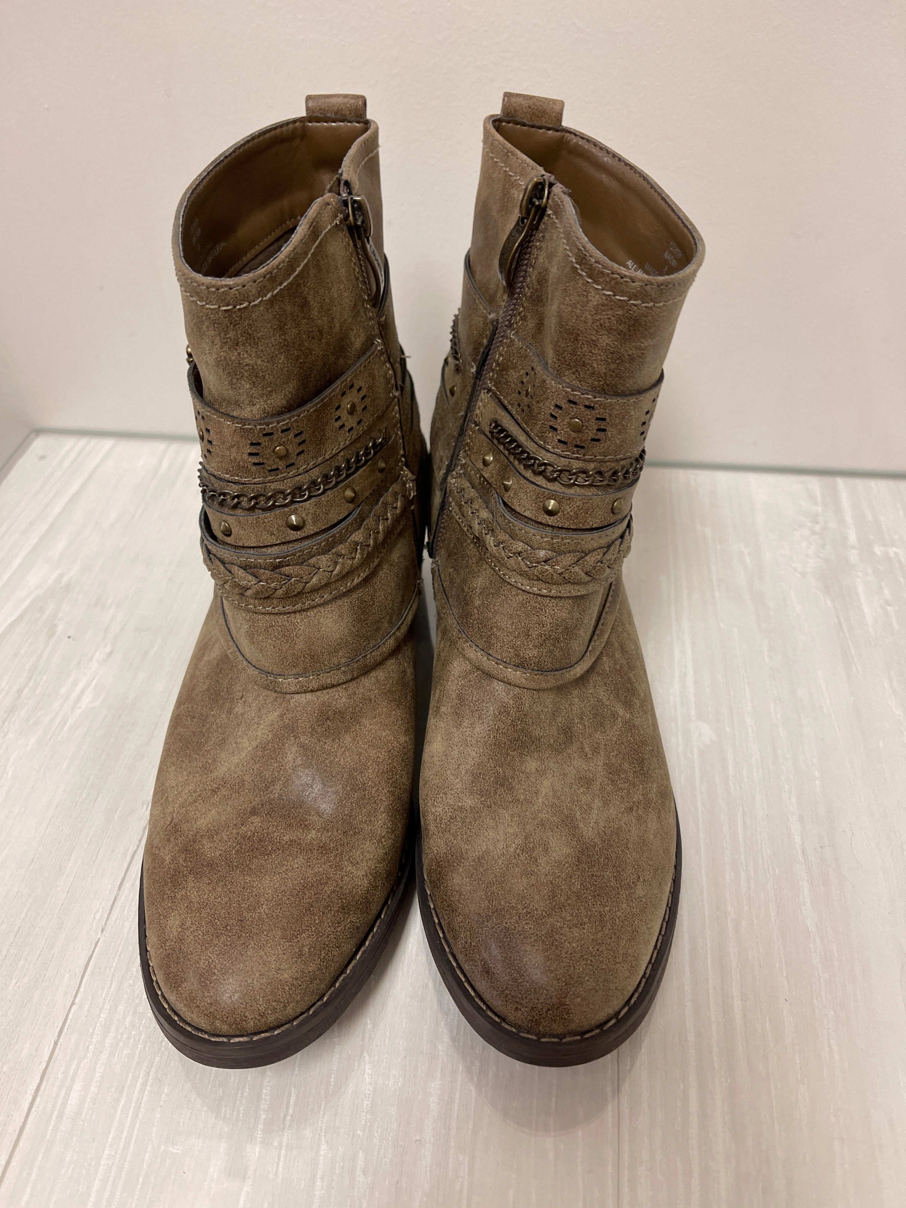 Boots Ankle Heels By Limelight In Tan, Size: 8