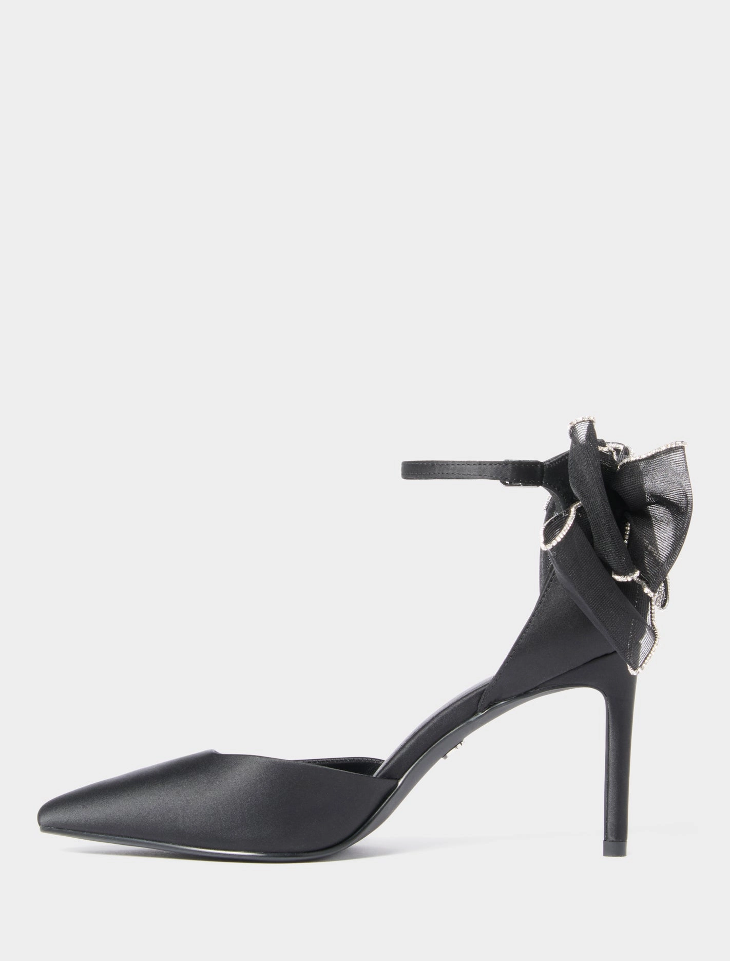 Dana Diamante Bow Court Heel