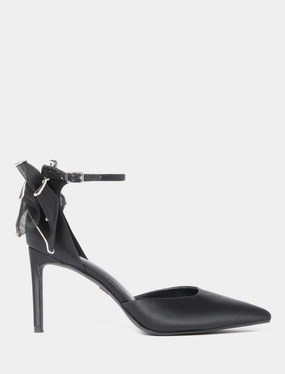 Dana Diamante Bow Court Heel