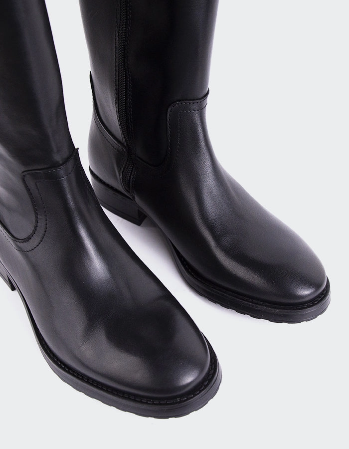 Delorre Black Leather