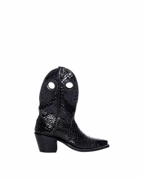 Molly Black Python
