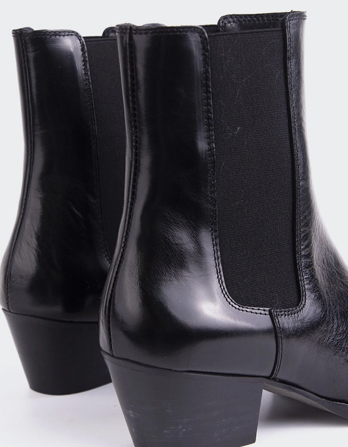 Orsogna Black Leather