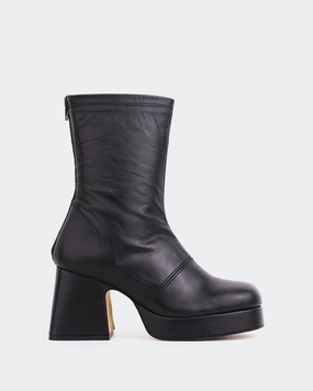 Qoli Black Leather