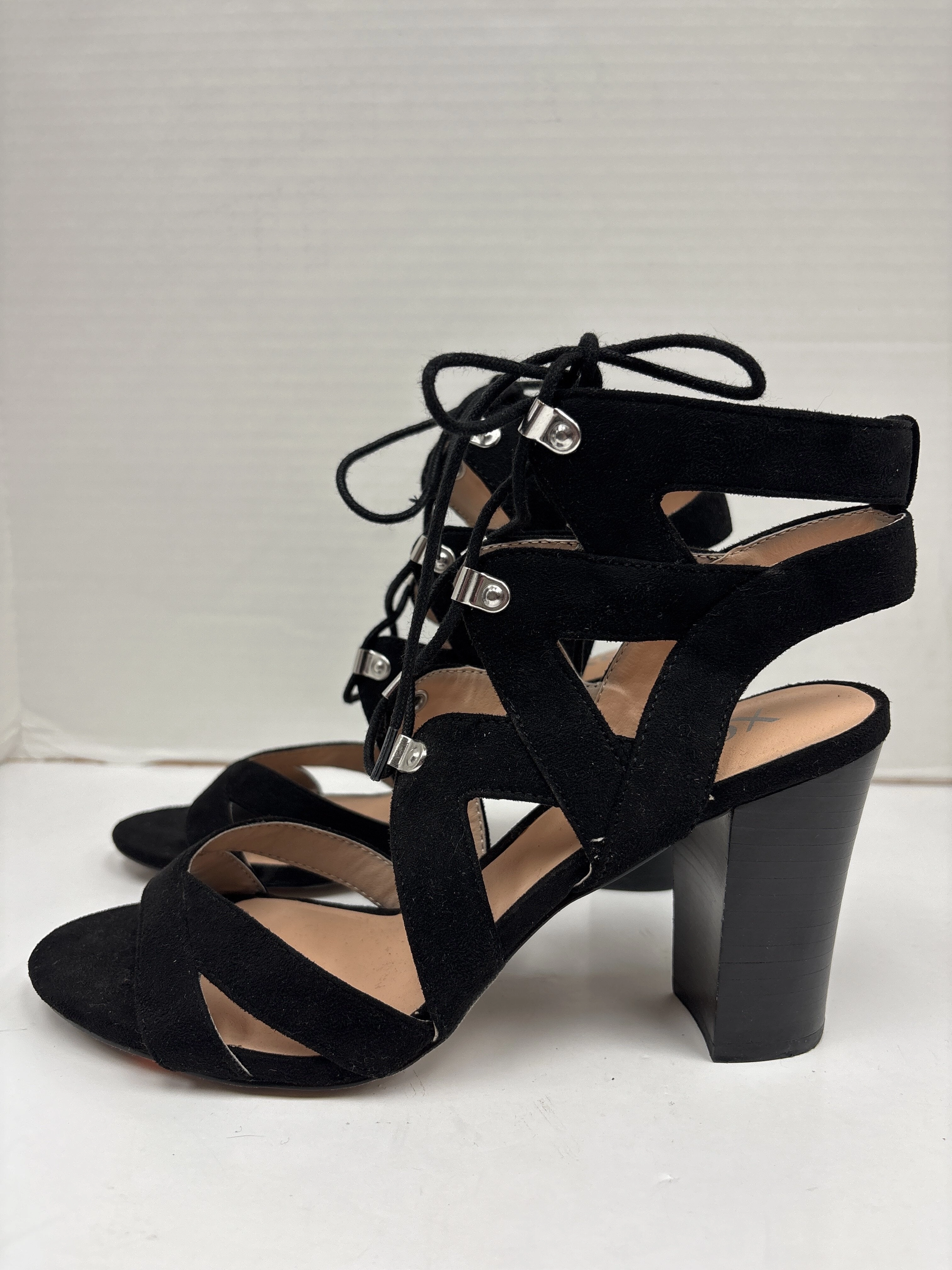 Shoes Heels Block By Xoxo  Size: 10