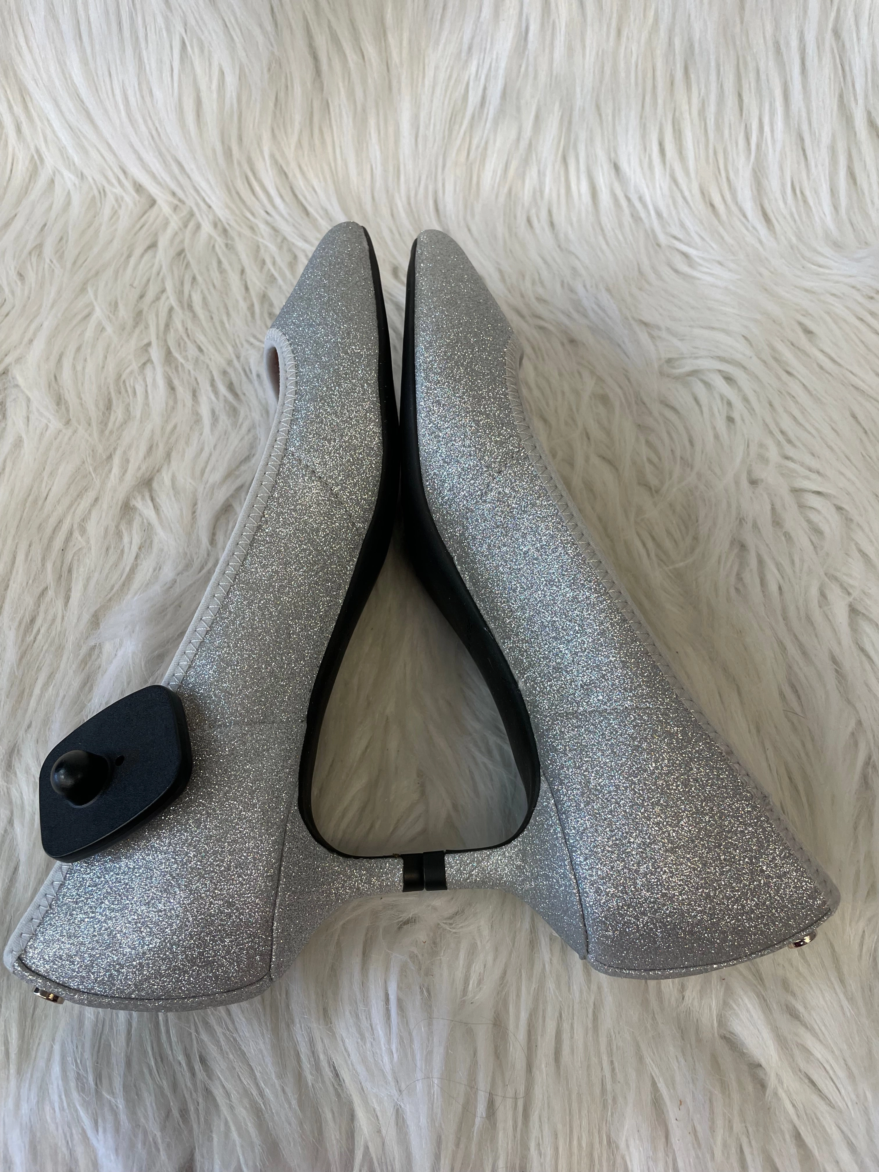 Shoes Heels Kitten By Taryn Rose Shoes In Silver, Size: 8